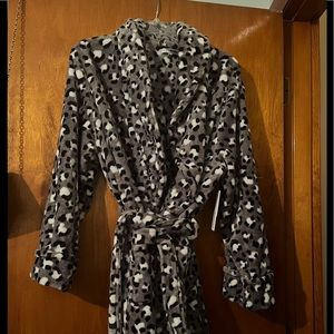 Woman’s bathrobe short length size L